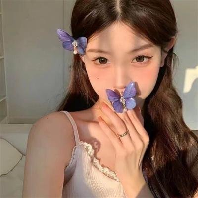 芒果和红色轮椅